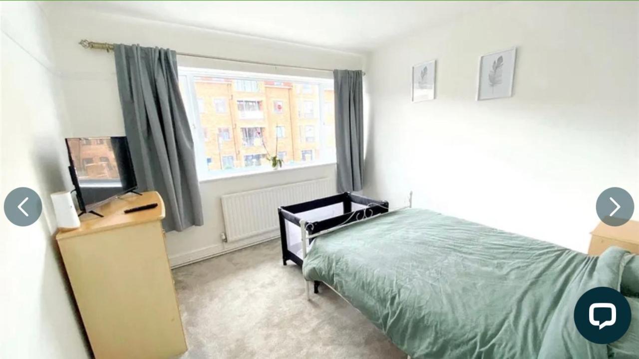 4 Bedroom Property Which Sleeps 8 Very Close To The Harry Potter Studio And Watford Junction Екстериор снимка